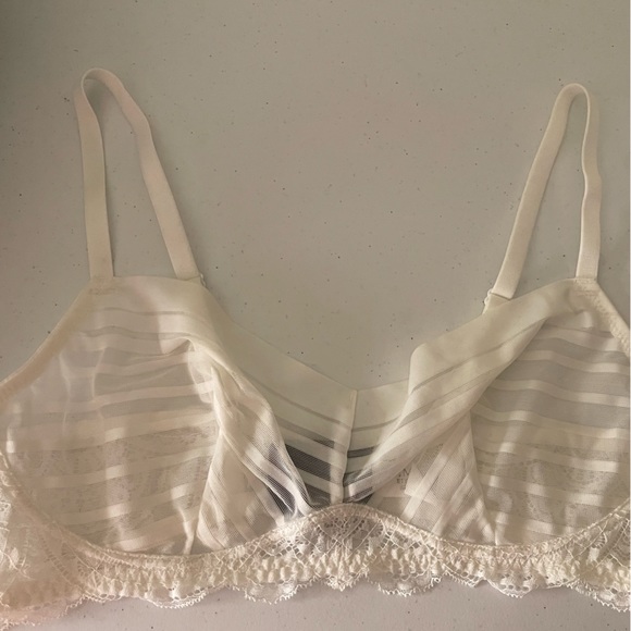 Adore Me Other - Brandnew Adore Me White lace & sheer design unwired Bra X28-05